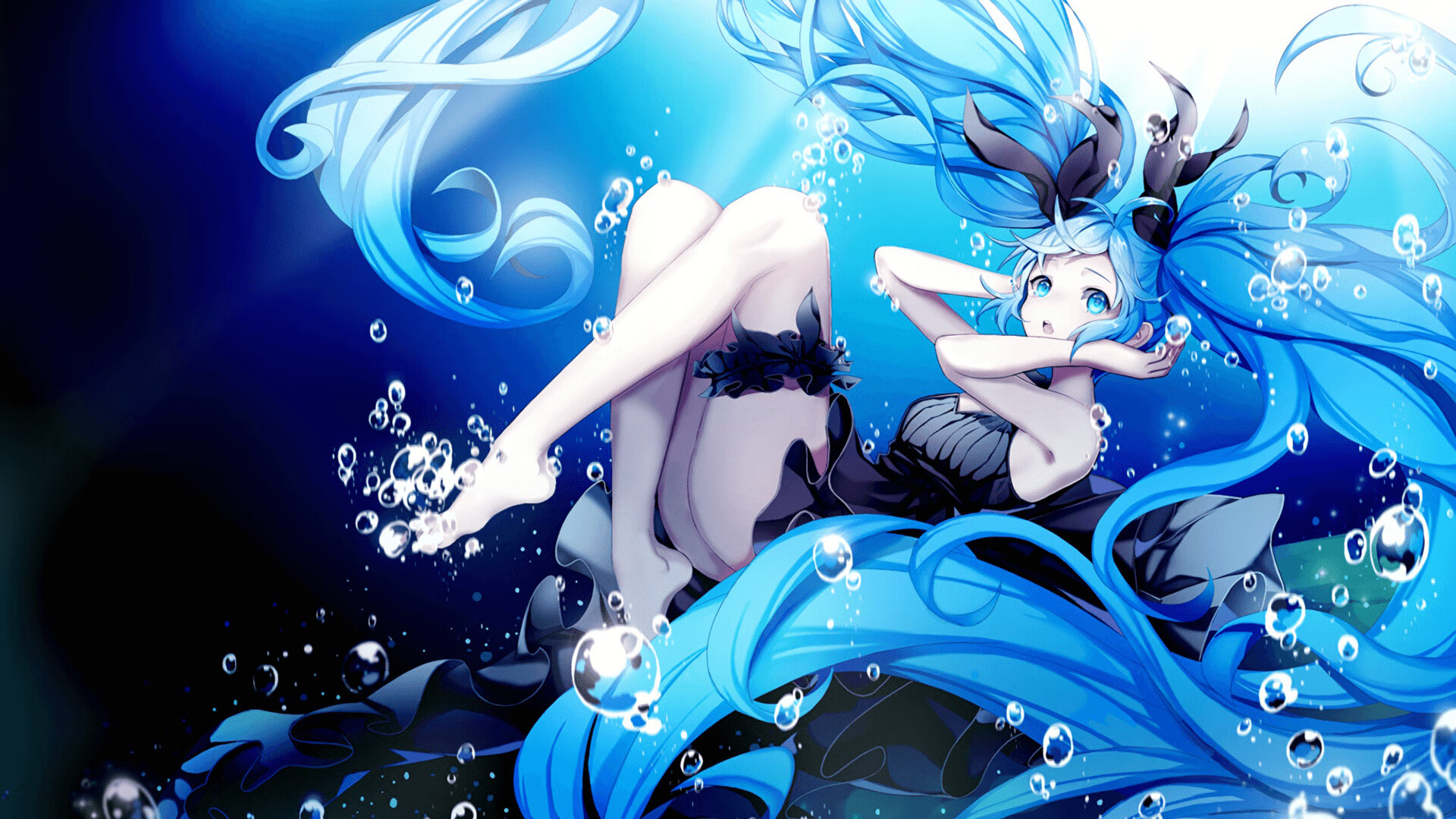 球员团结应对意外,女足比赛惊险不断,女足险胜