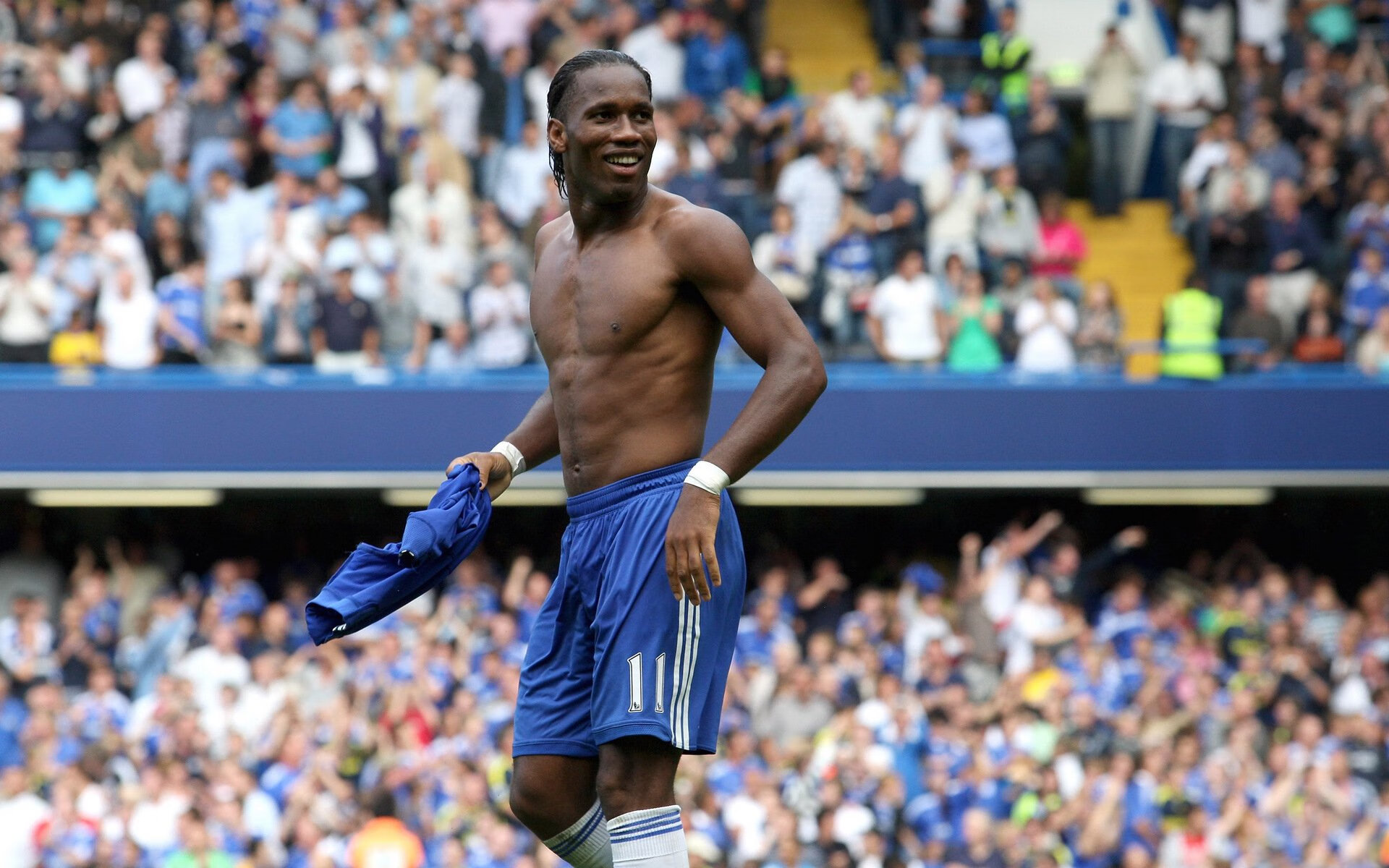 比赛中场Boss成为焦点，助球队稳住局面，比赛中场小游戏